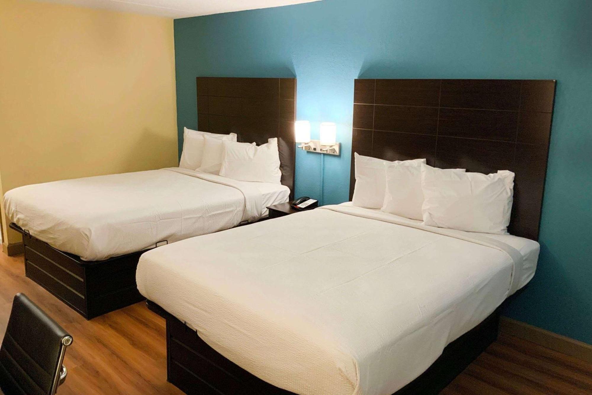 Days Inn By Wyndham Troy Il Exteriér fotografie